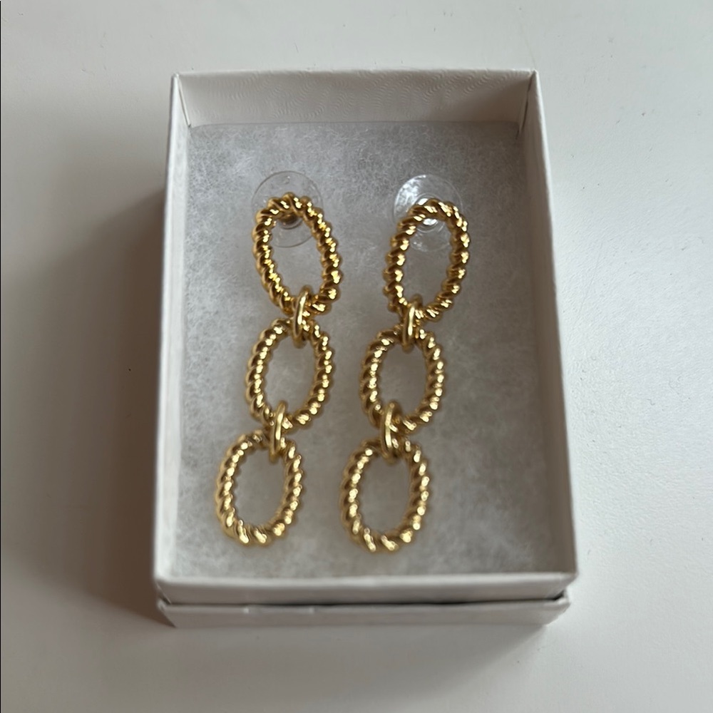 Elegant Gold Chain Link Earrings